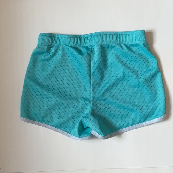 😊 Justice Active Turquoise Mesh Shorts - Picture 4 of 5